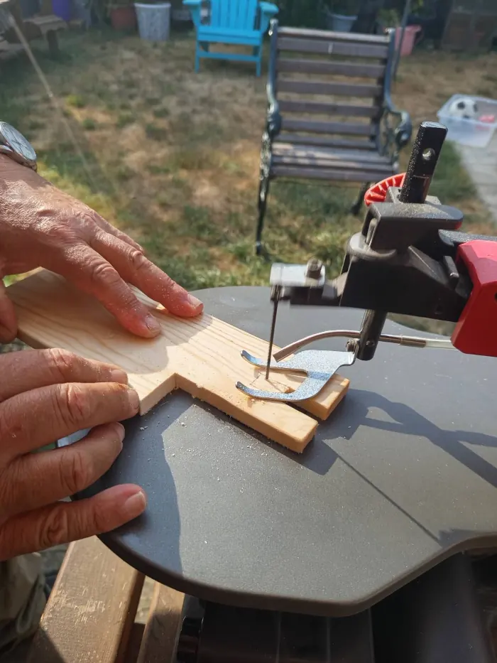 Cutting wood slats for an ecojoiner